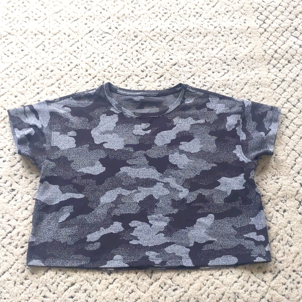 Lululemon cates crop tee